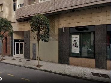 Business premises for sale in Calle Decano Prendes Pando 5