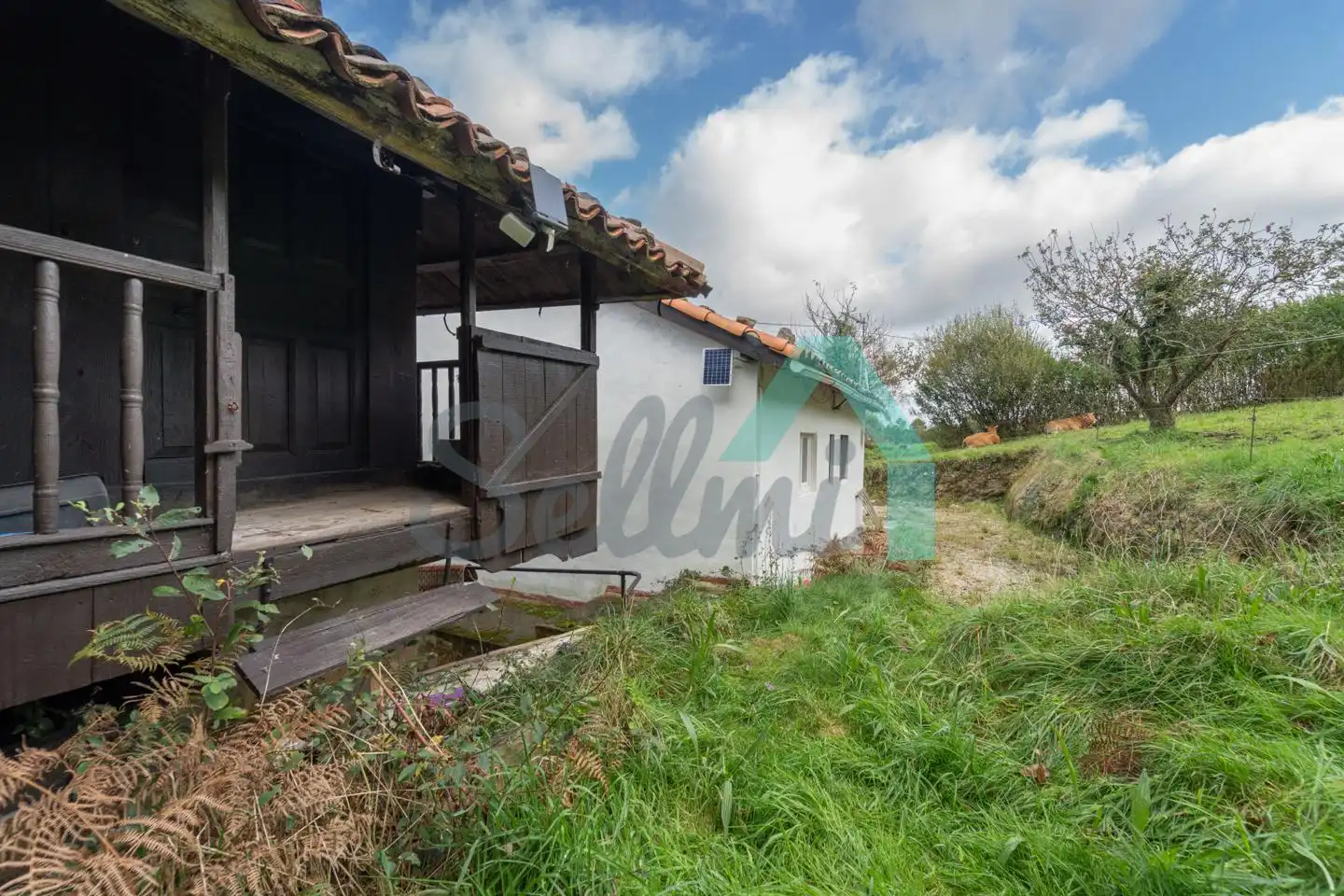 Vista exterior de Casa o xalet en venda en Cudillero amb Jardí privat i Traster
