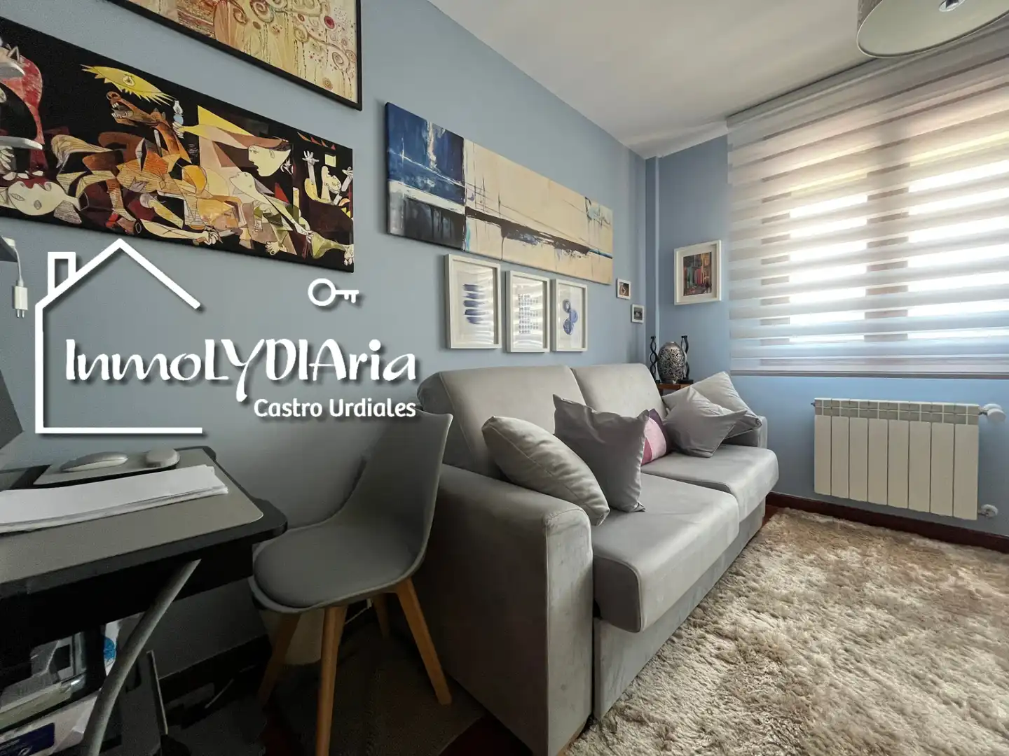 Sala d'estar de Casa o xalet en venda en Castro-Urdiales amb Aire condicionat, Calefacció i Jardí privat