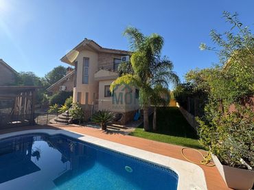 Villa con balcone in vendita a La Loma
