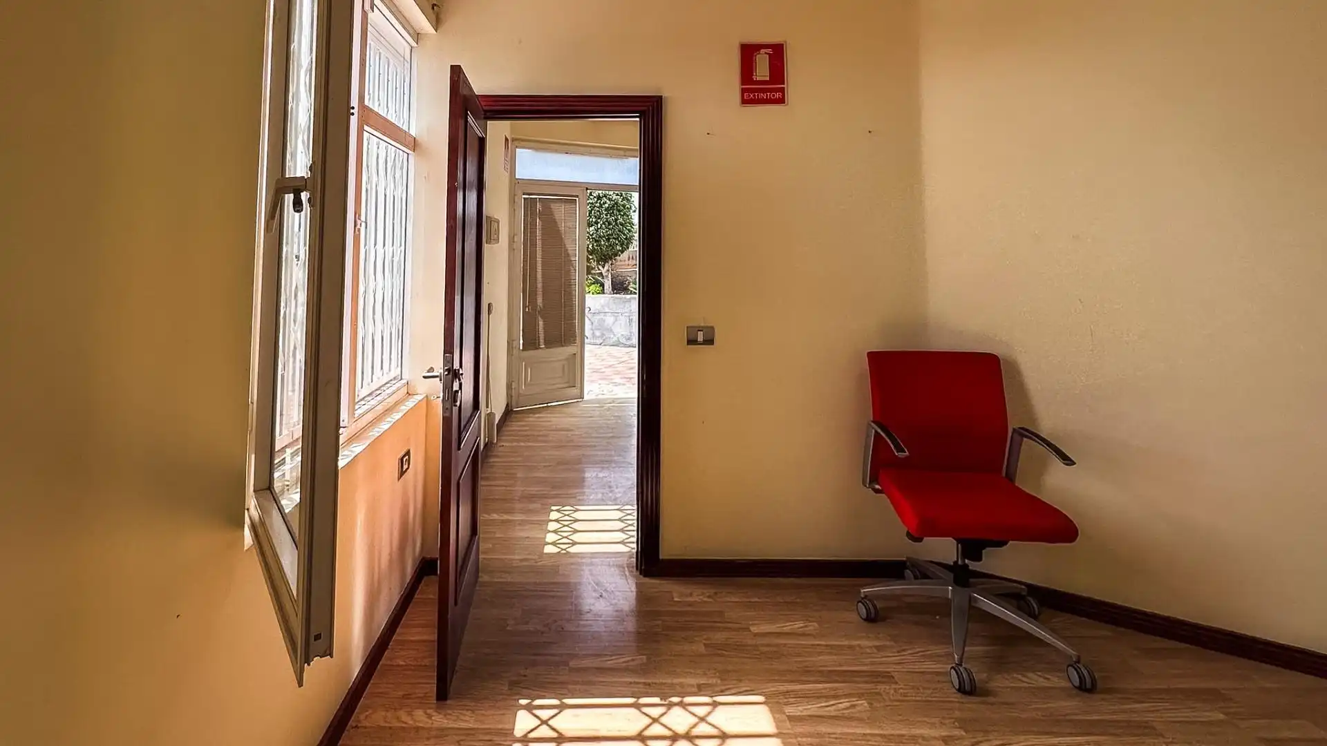 Business premises to rent in Calle BENEHARO, imagen 9