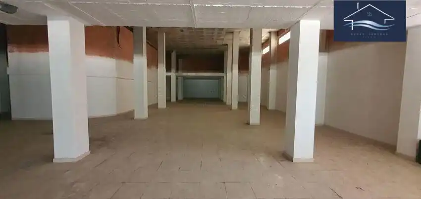 Local comercial en alquiler en Calle de los Montesinos, imagen 6