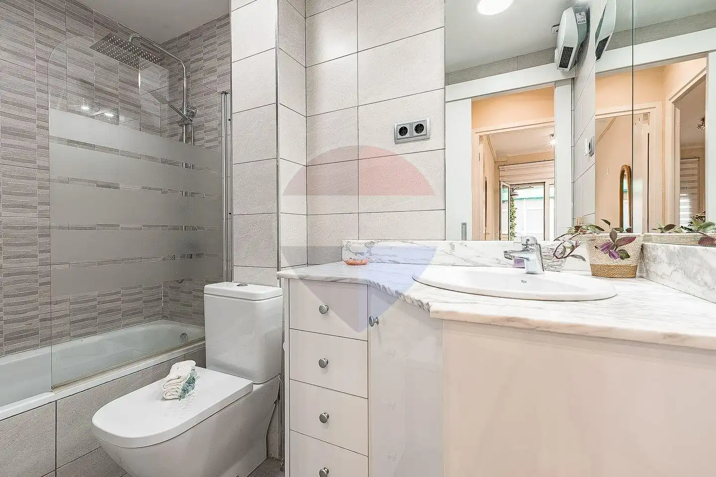 Baño de Piso en venta en Barcelona con Aire acondicionado, Calefacción y Balcón