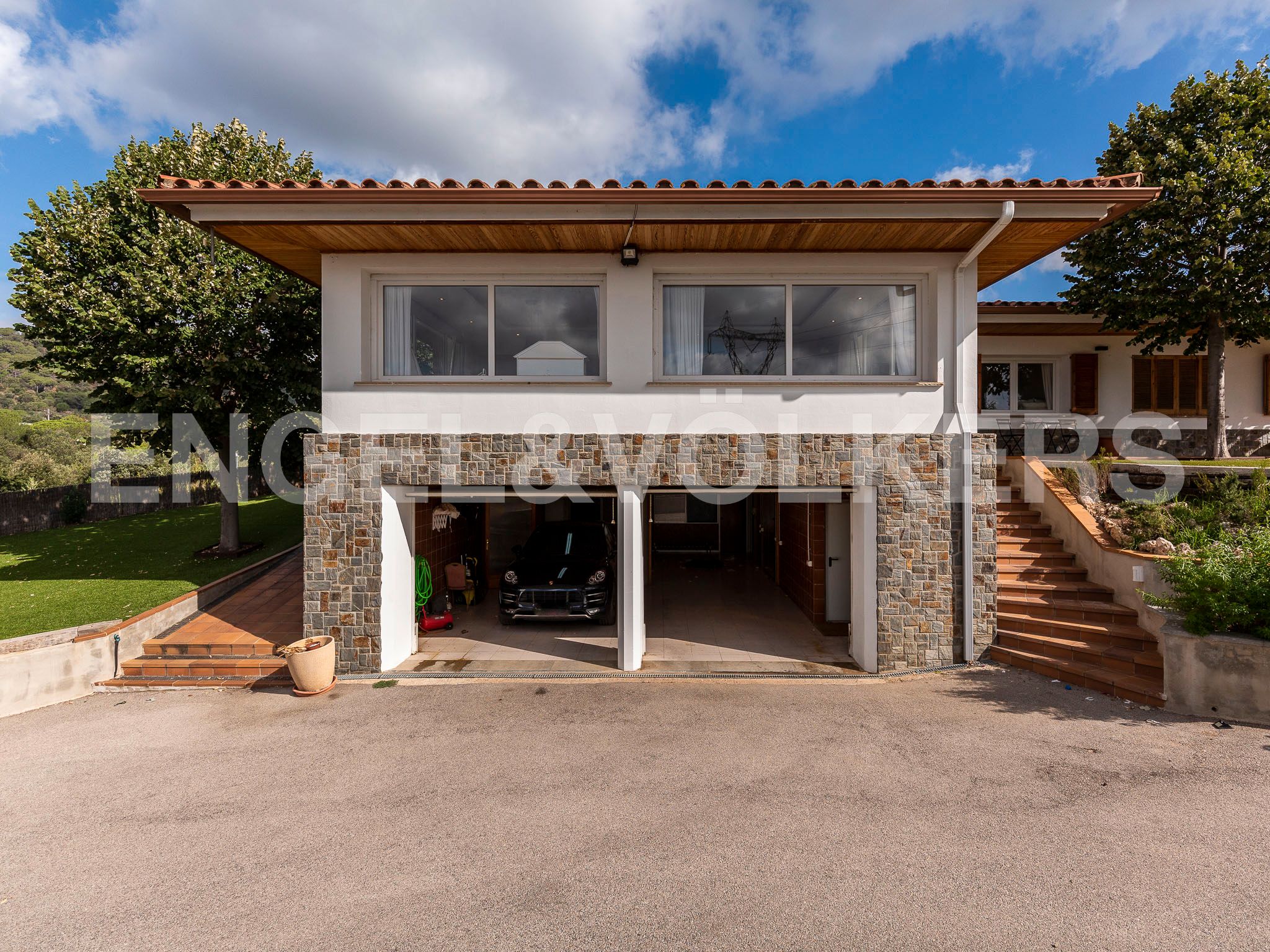Vista exterior de Casa o xalet en venda en Caldes de Montbui amb Aire condicionat, Calefacció i Jardí privat
