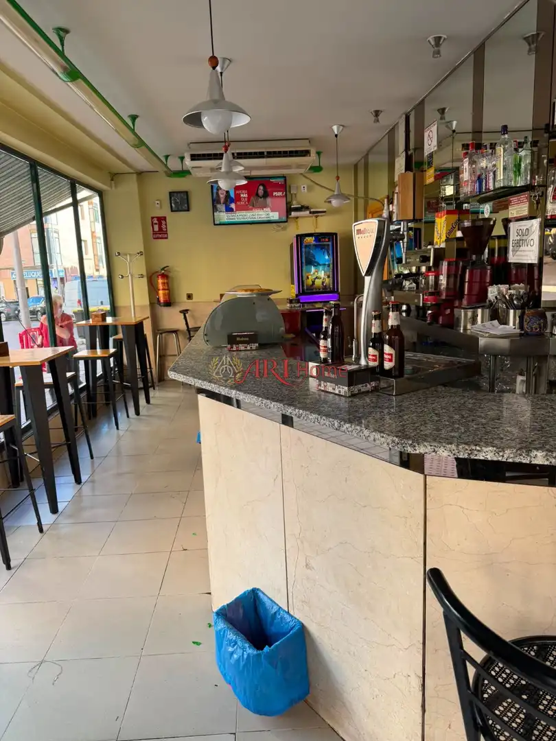 Local comercial en traspàs a Antonio Vicent