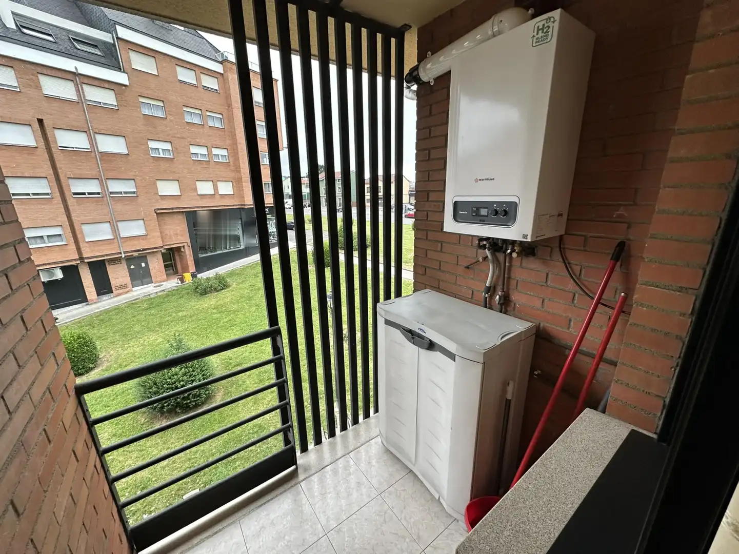 Terrassa de Pis de lloguer en Oviedo  amb Calefacció, Parquet i Moblat
