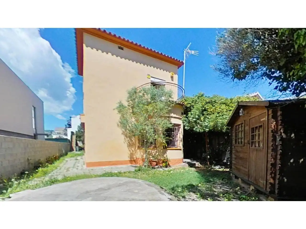 Exterior view of Houses for sale in Viladecans