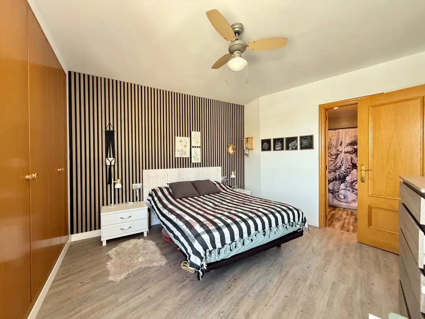 Bedroom of Flat for sale in La Pobla de Vallbona  with Air Conditioner, Furnished and Oven