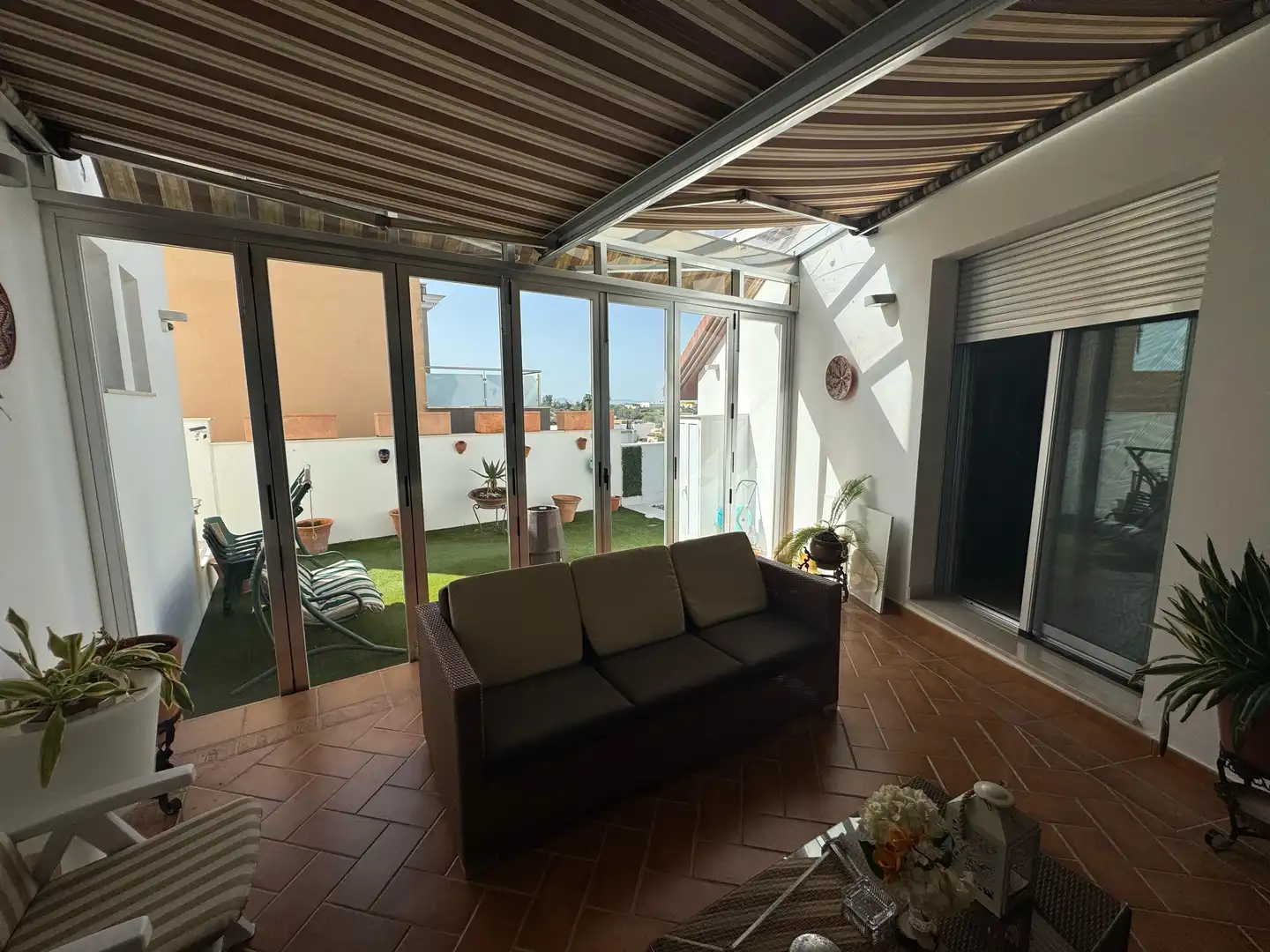 Terrassa de Casa o xalet en venda en Paradas amb Piscina i Piscina comunitària