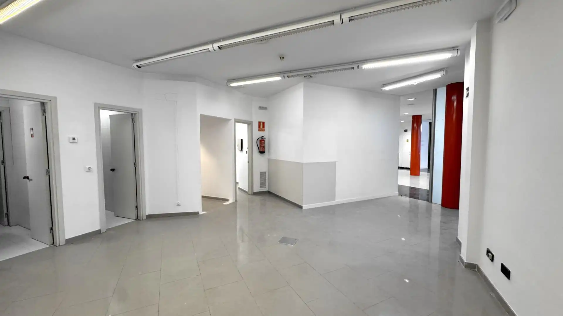Local commercial à louer à Avenida JOSEP TARRADELLAS,DE, imagen 35
