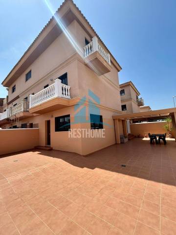 Casa adosada en Venta en Bulevar del Xúquer