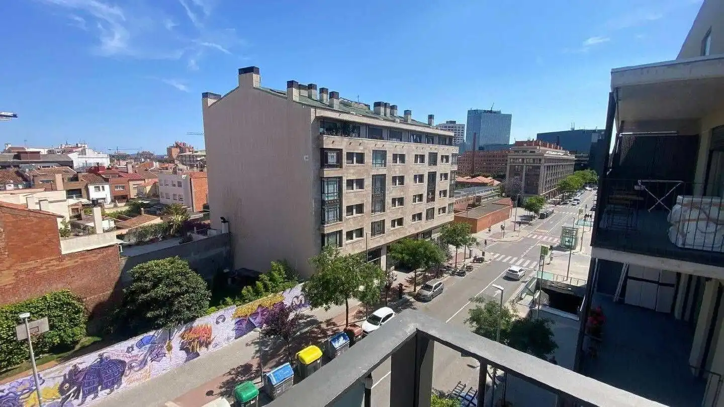 Vista exterior de Piso de alquiler en Sabadell