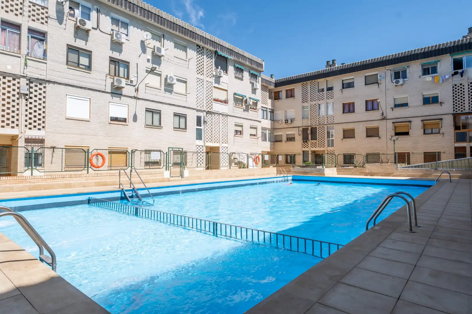 Swimming pool of Flat for sale in Utebo  with Air Conditioner, Heating and Balcony