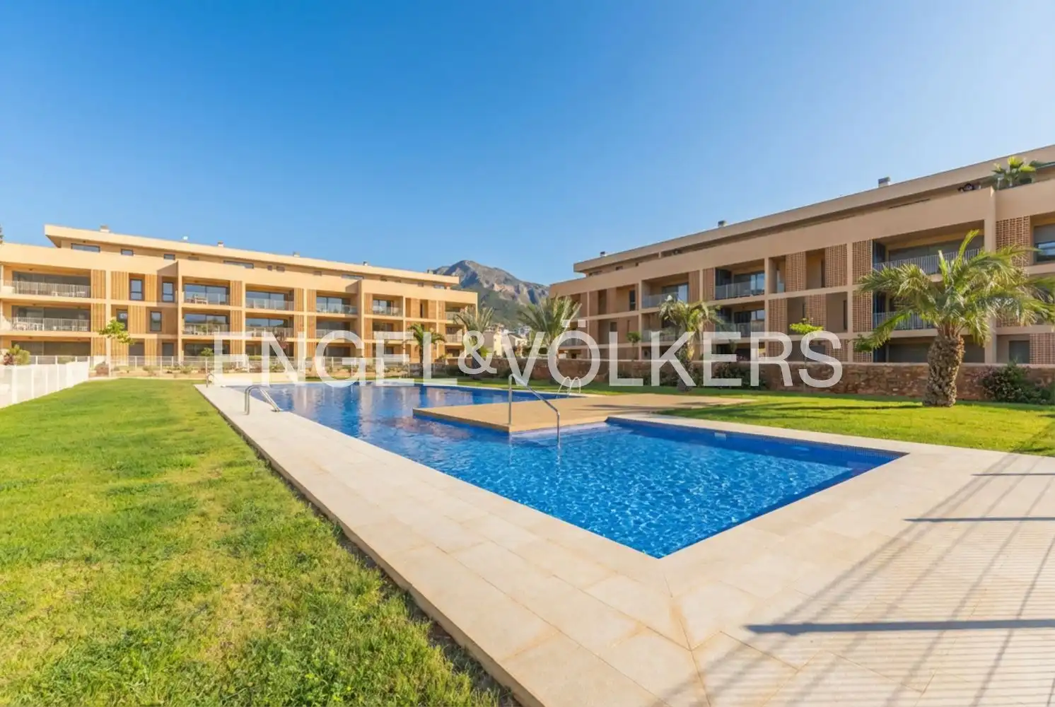 Piscina de Piso de alquiler en Dénia con Aire acondicionado, Calefacción y Jardín privado