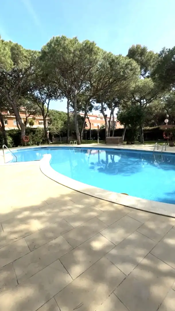 Swimming pool of Detached homes for rent in Gavà  with Air Conditioner, Heating and Parquet flooring