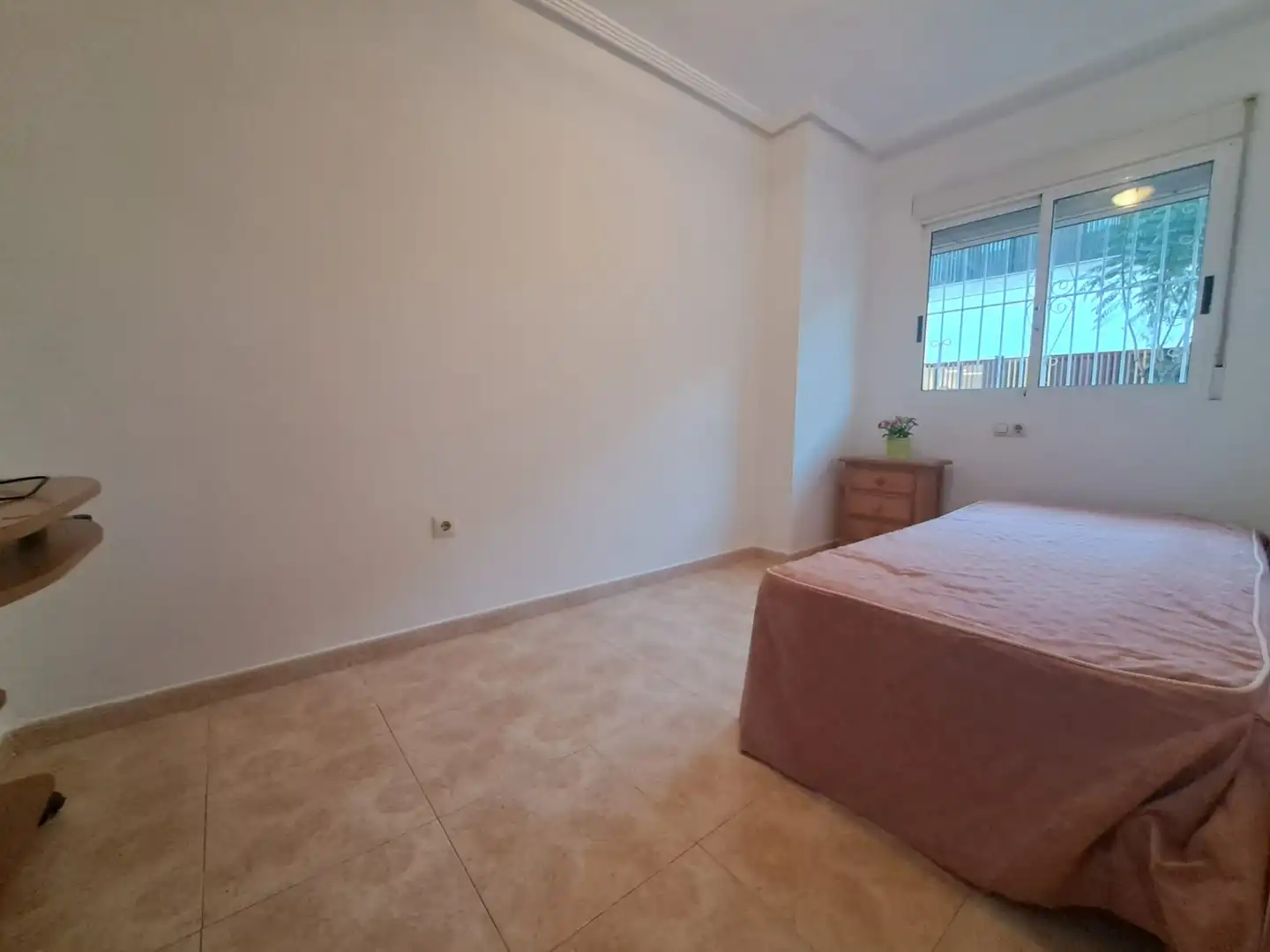Bedroom of Flat for sale in Torrevieja  with Furnished