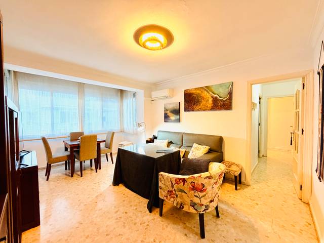 Piso en Venta en Calle Fray Tomás de Berlanga en Triana Oeste