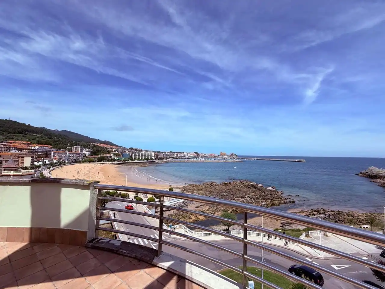 Ático en venta en Castro-Urdiales con Calefacción, Parquet y Terraza