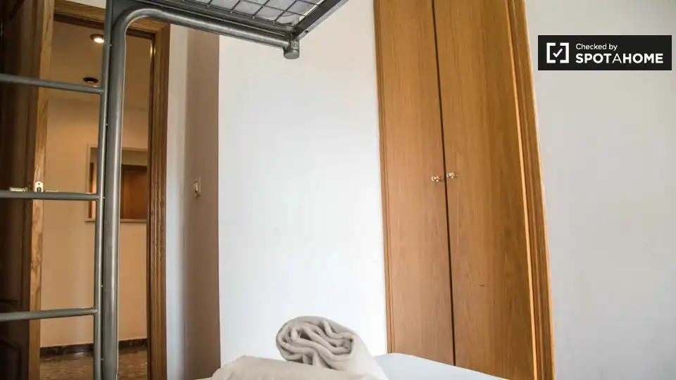 Habitació a Ciutat de les Ciències i de les Arts - Justicia
