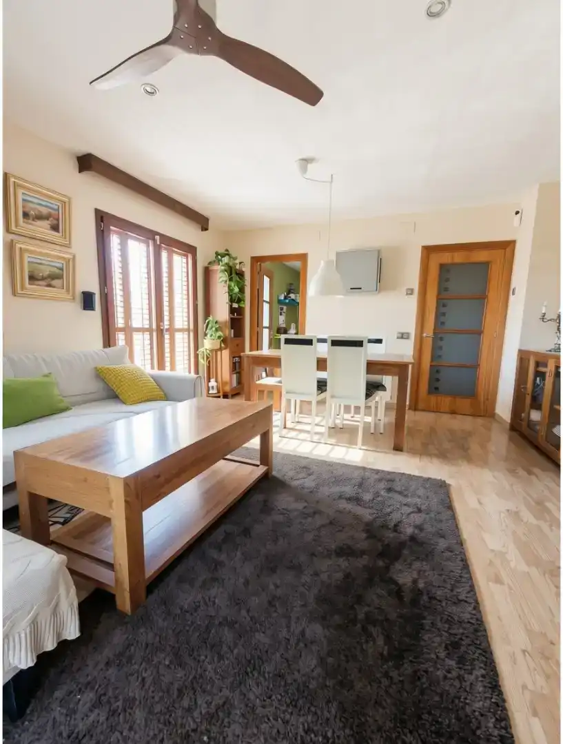 Sala de estar de Piso en venta en Calldetenes con Parquet