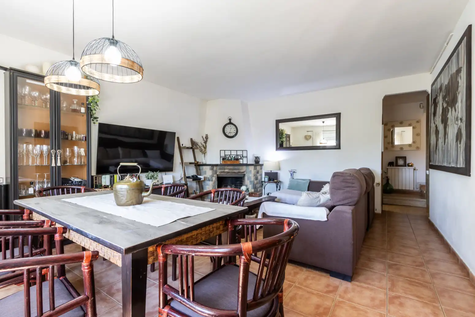 Sala d'estar de Casa o xalet en venda en Viladecavalls amb Jardí privat i Moblat