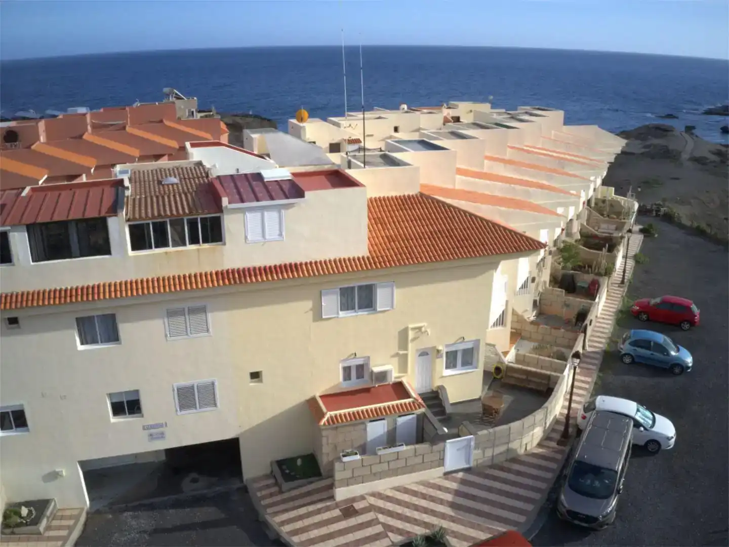 Vista exterior de Pis en venda en Arico amb Aire condicionat i Balcó