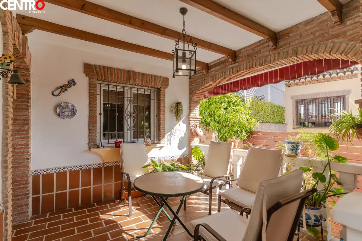 Terraza de Casa o chalet en venta en La Zubia con Aire acondicionado, Calefacción y Jardín privado