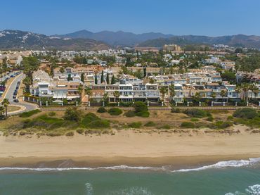 Casa bifamiliare con piscina in vendita a Río Real - Los Monteros