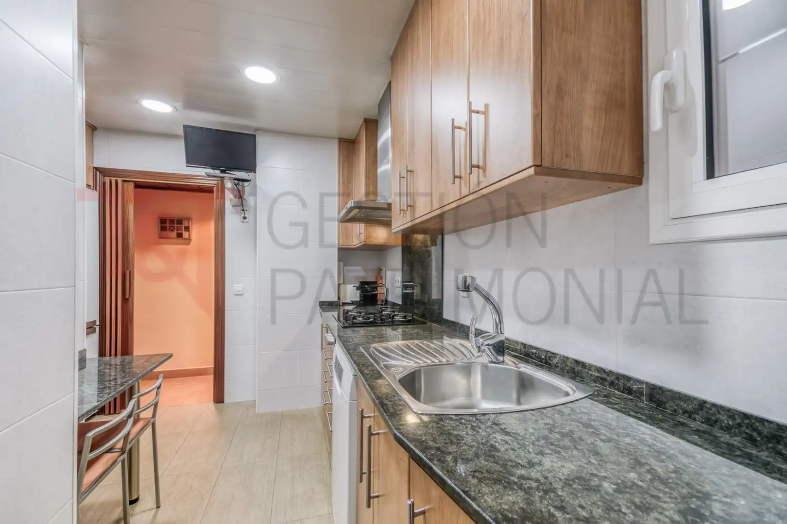 Cuina de Pis en venda en Barcelona amb Aire condicionat, Calefacció i Forn