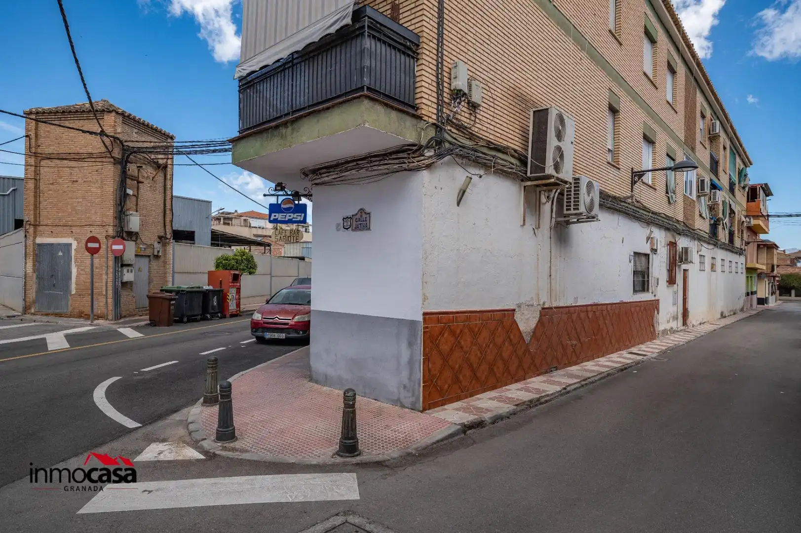Vista exterior de Local en venta en Armilla