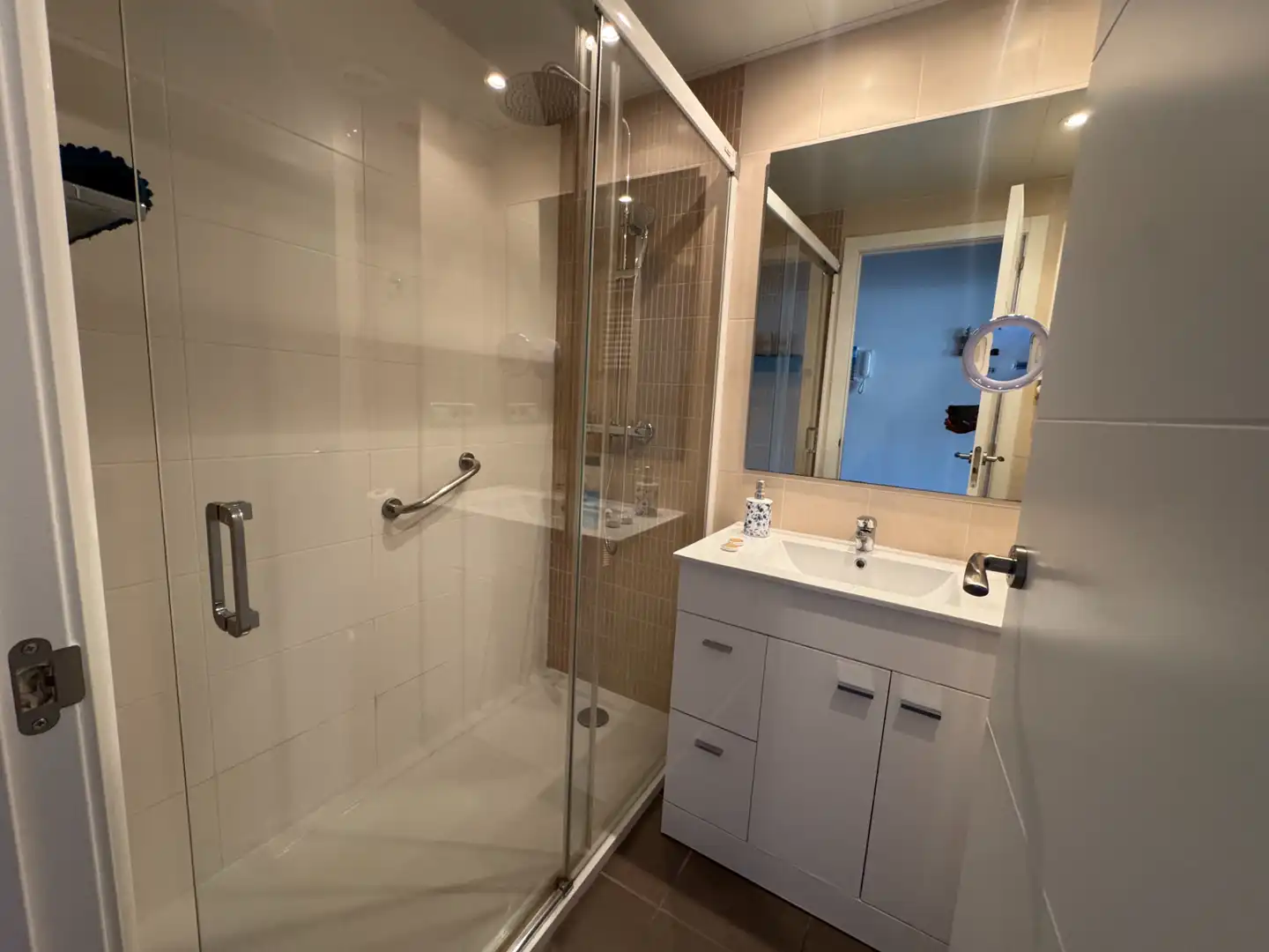 Badezimmer von Wohnung zur Miete in Sant Feliu de Guíxols mit Klimaanlage, Heizung und Möbliert