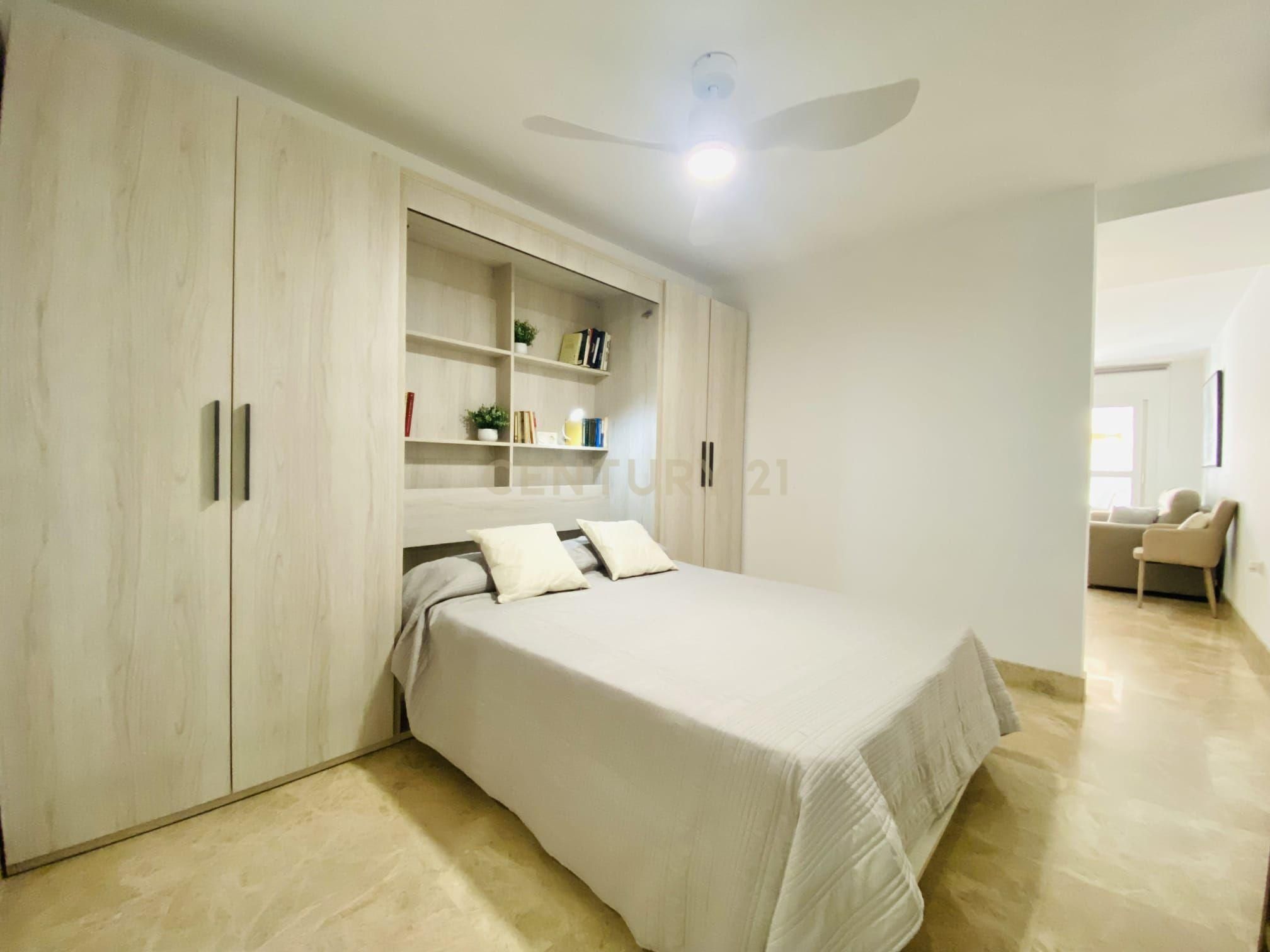 Dormitori de Pis en venda en El Ejido amb Aire condicionat i Piscina