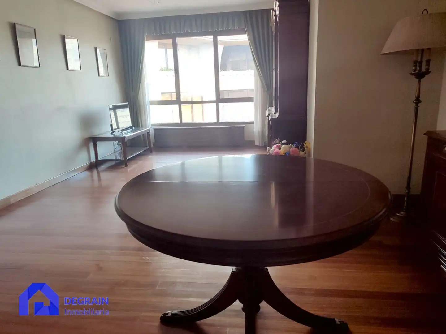Comedor de Piso de alquiler en Oviedo  con Terraza y Trastero