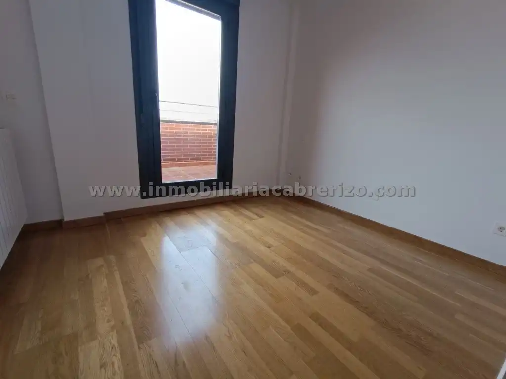Habitación de Ático en venta en Villamediana de Iregua con Calefacción, Parquet y Terraza