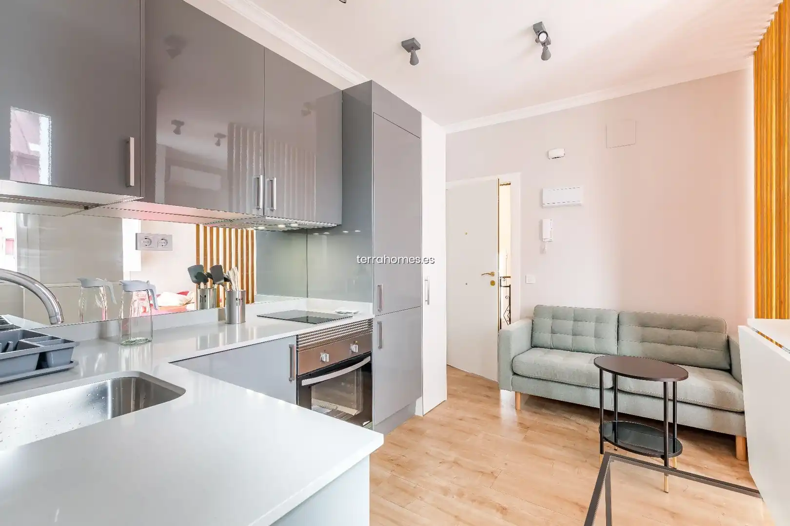 Cuina de Dúplex de lloguer en Madrid amb Aire condicionat, Calefacció i Moblat