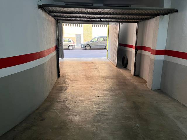 Garaje en Alquiler en Carrer Riu Bergantes en Ensanche - Río Júcar