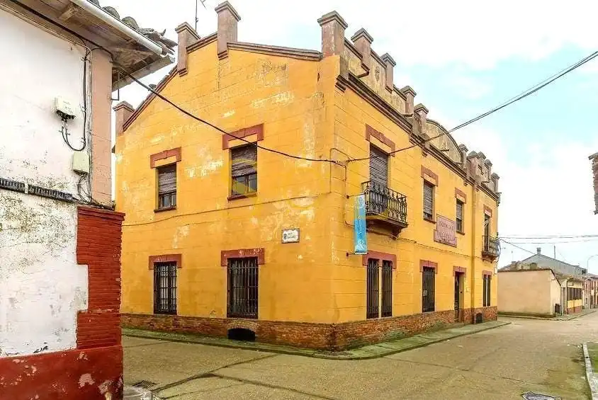 Vista exterior de Local en venta en Gordoncillo con Parquet
