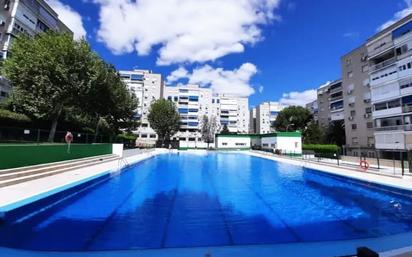 Schwimmbecken von Wohnung zum verkauf in Fuenlabrada mit Klimaanlage und Balkon