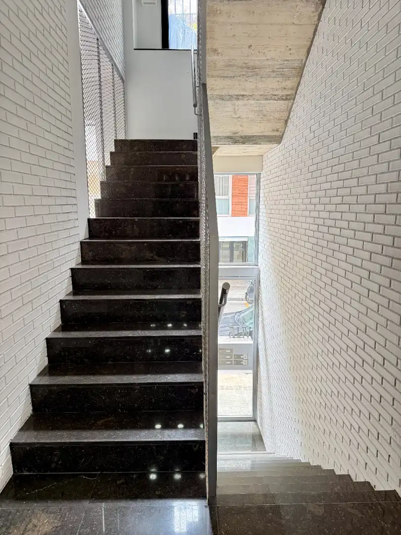 Wohnung zum Verkauf in Barcelona mit Klimaanlage, Heizung und Parkett
