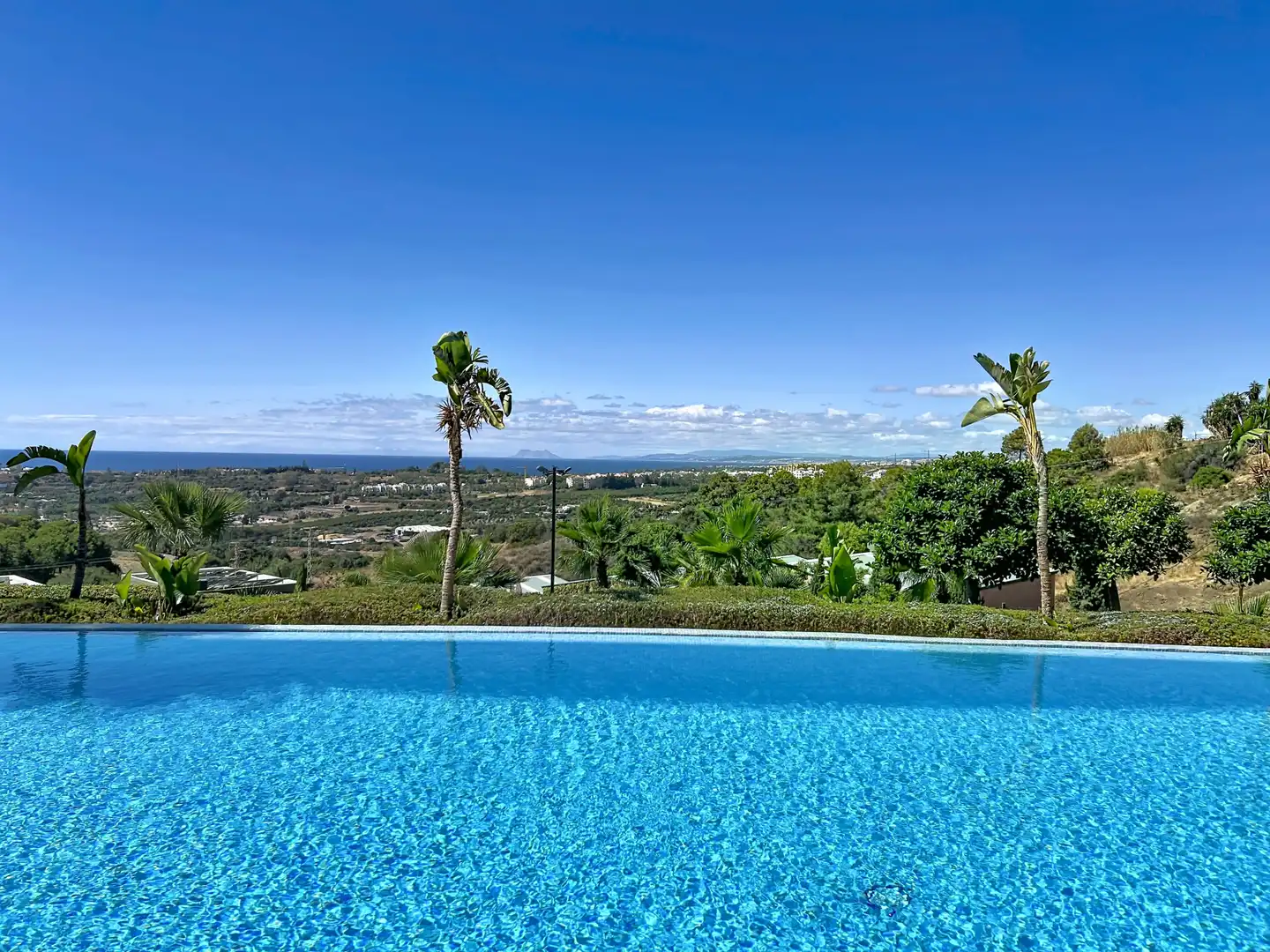 Piscina de Apartament en venda en Benahavís amb Aire condicionat i Terrassa