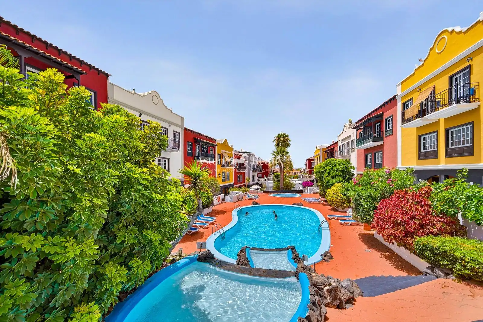 Vista exterior de Casa adosada en venta en Adeje con Terraza, Trastero y Piscina