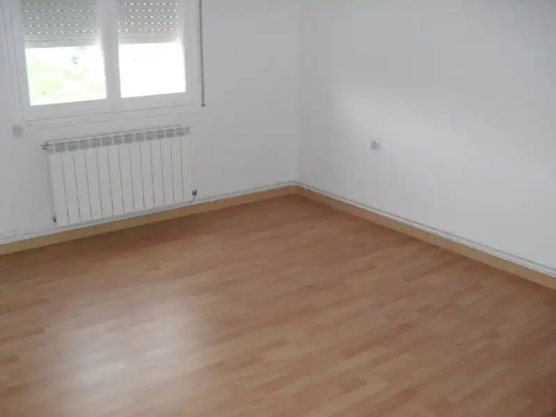 Bedroom of Flat for sale in Manresa  with Heating