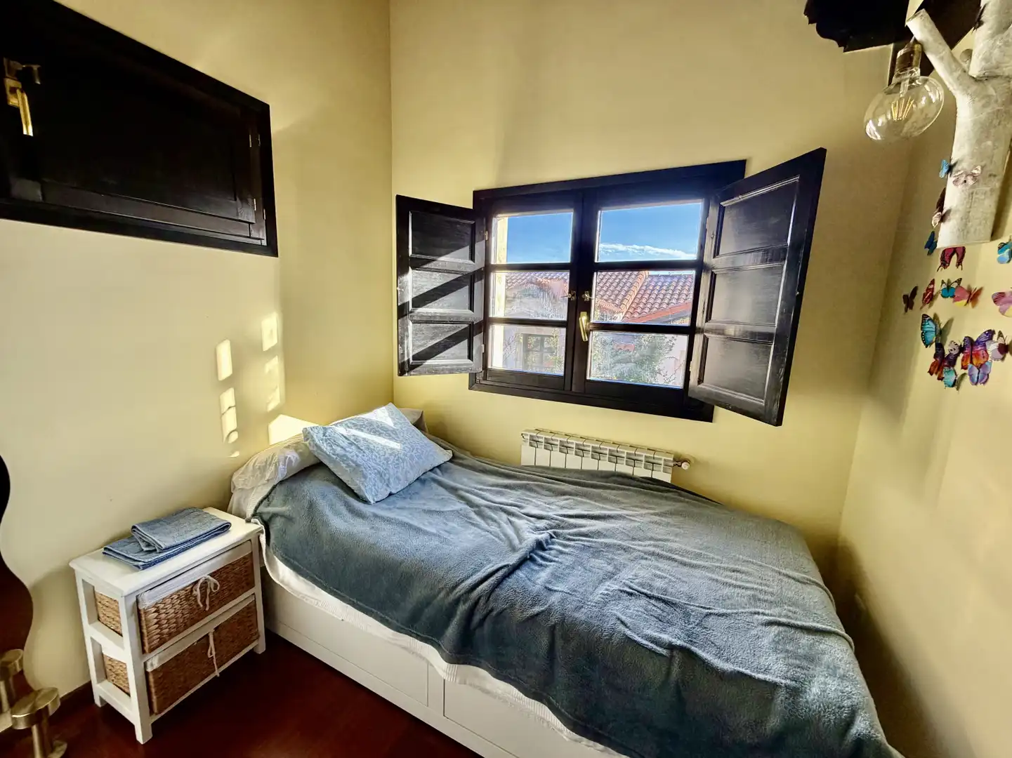 Bedroom of Detached homes for sale in Santillana del Mar  with Heating, Private garden and Furnished