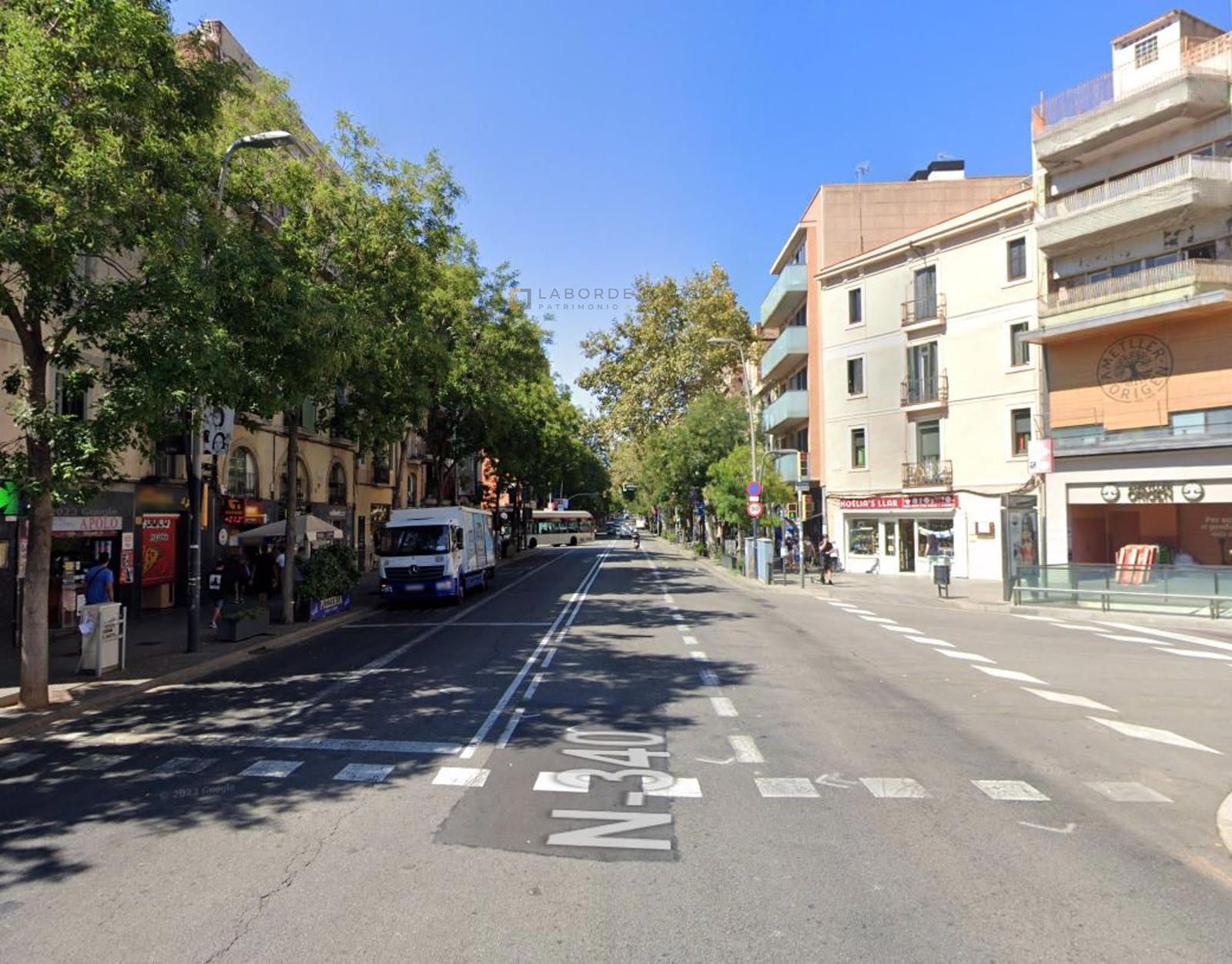 Vista exterior de Local de alquiler en  Barcelona Capital