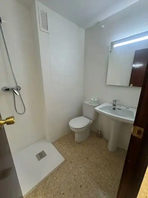 Bathroom of Flat for share in Alcoy / Alcoi  with Terrace and Furnished