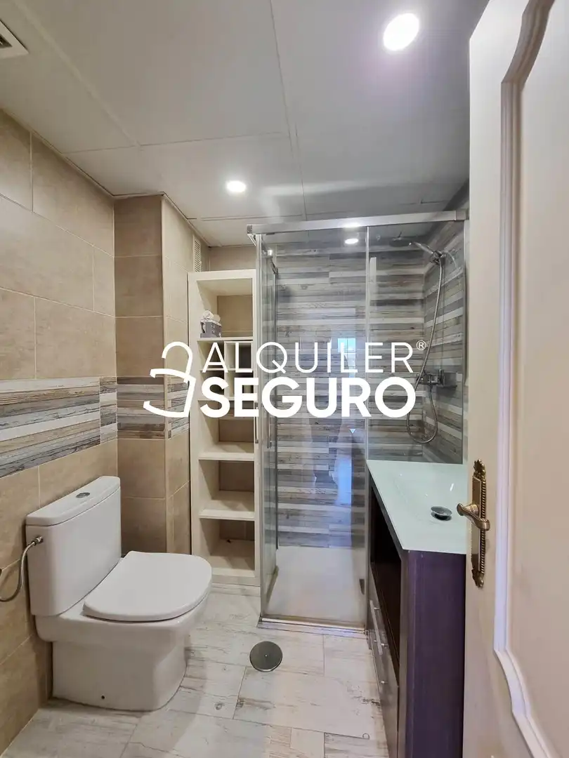 Bathroom of Flat for rent in Las Rozas de Madrid  with Air Conditioner, Heating and Terrace