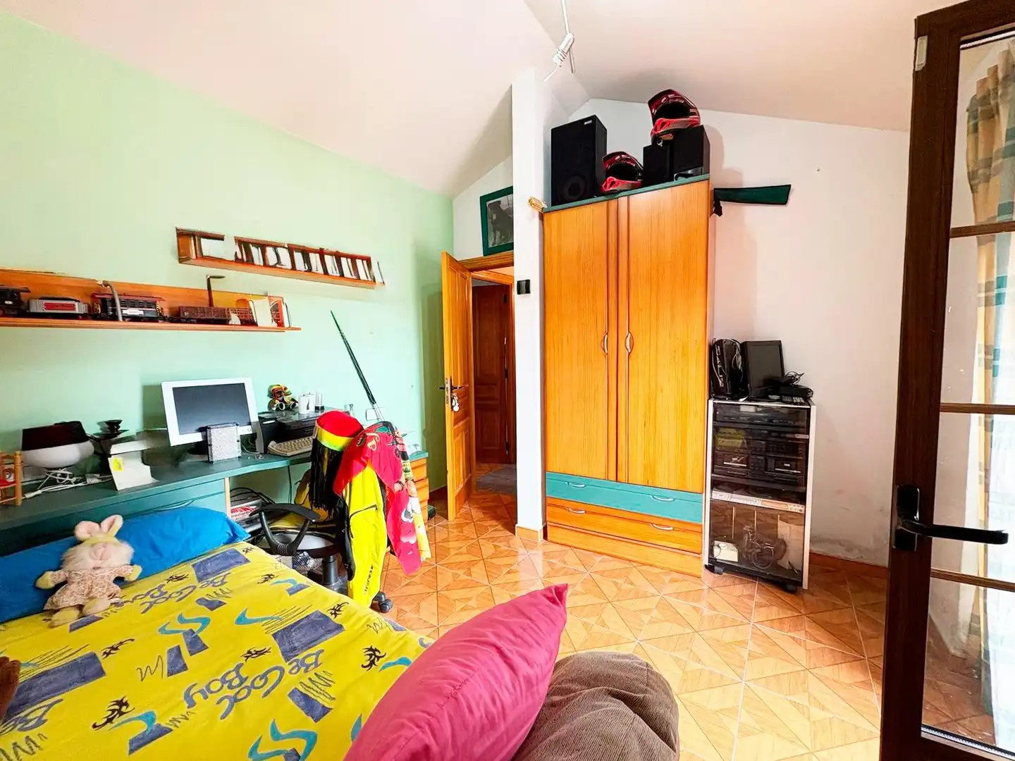 Habitación de Casa o chalet en venta en Navarredonda de la Rinconada con Terraza, Trastero y Amueblado