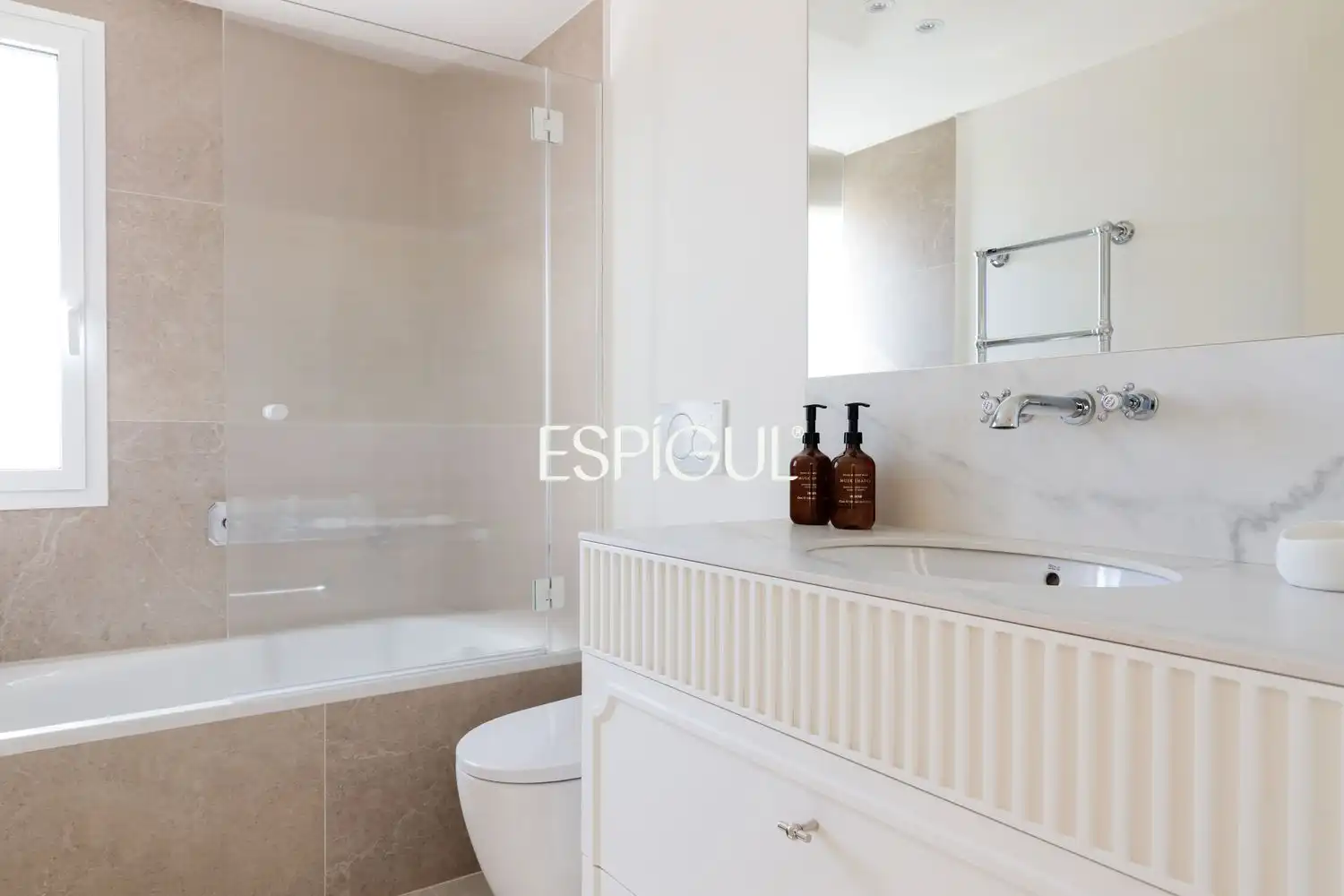 Badezimmer von Wohnung zum Verkauf in Madrid mit Klimaanlage, Heizung und Terrasse