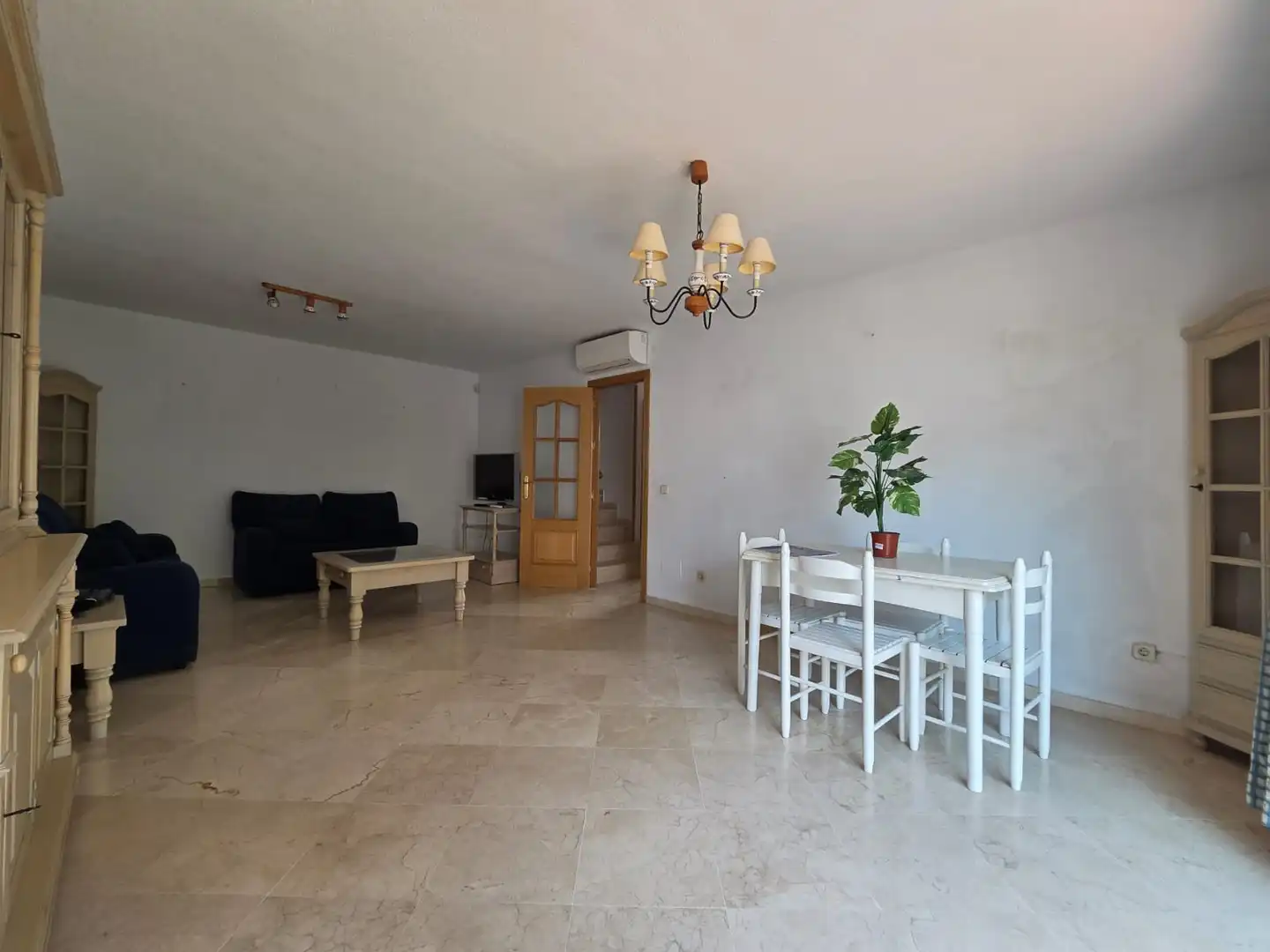 Living room of Detached homes for sale in Marbella  with Air Conditioner, Private garden and Terrace