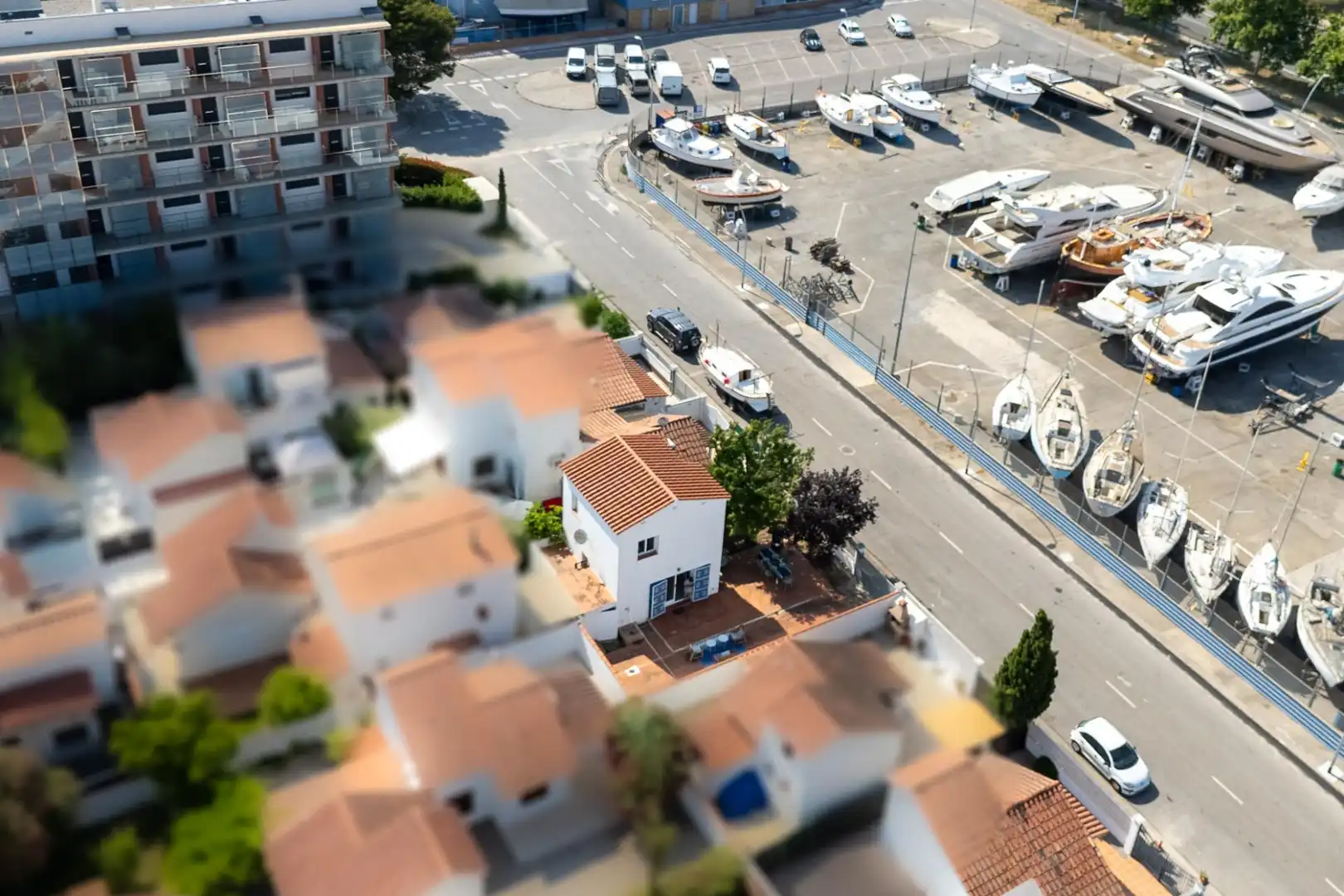 Aparcament de Casa o xalet en venda en Roses amb Jardí privat, Terrassa i Forn
